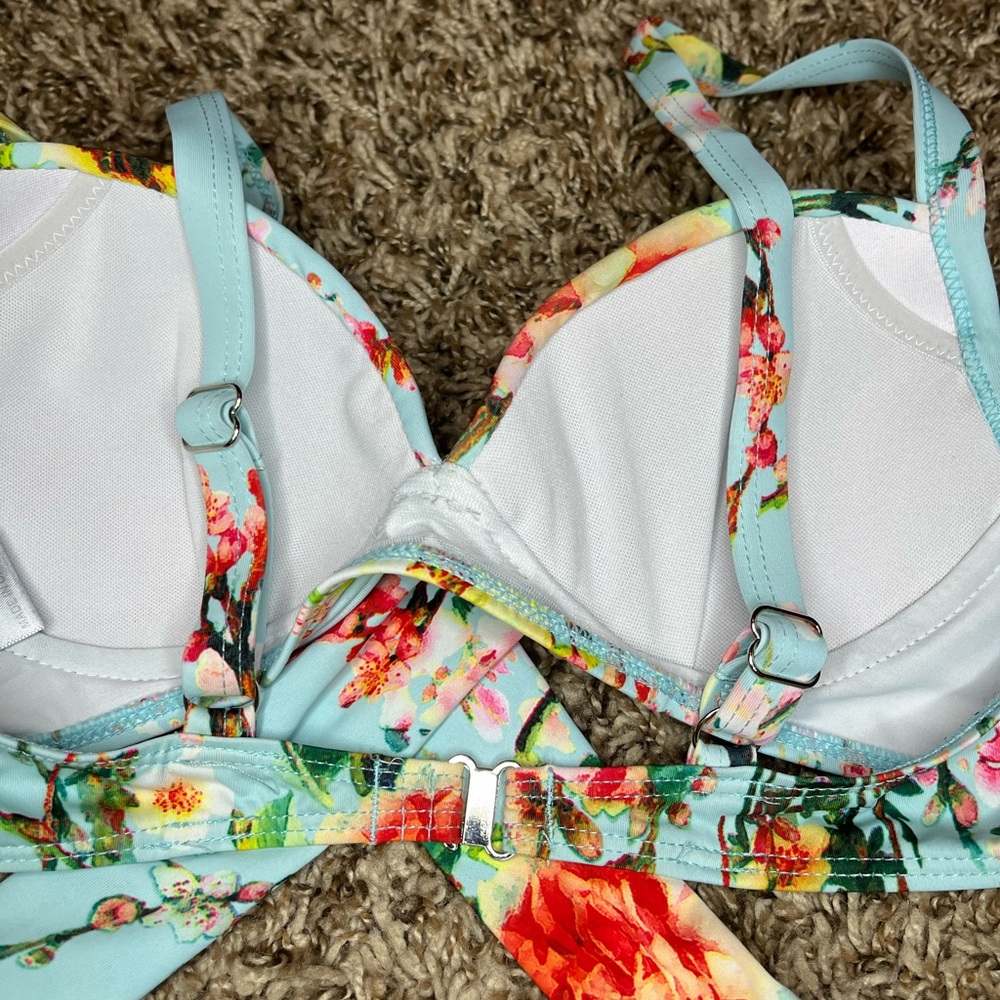 Swim top - Picture 4 of 5
